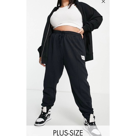 🔥🆕 NIKE JORDAN ESSENTIAL SWEATPANTS🔥🆕 - Picture 2 of 6